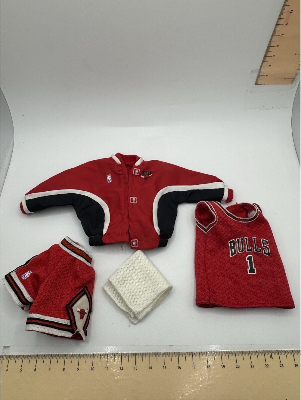 1998 Mattel Barbie Chicago Bulls Jersey Jacket And Shorts - Outfit